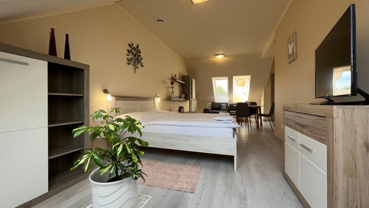 Gardencity Apartmanhaz Ráb Exteriér fotografie