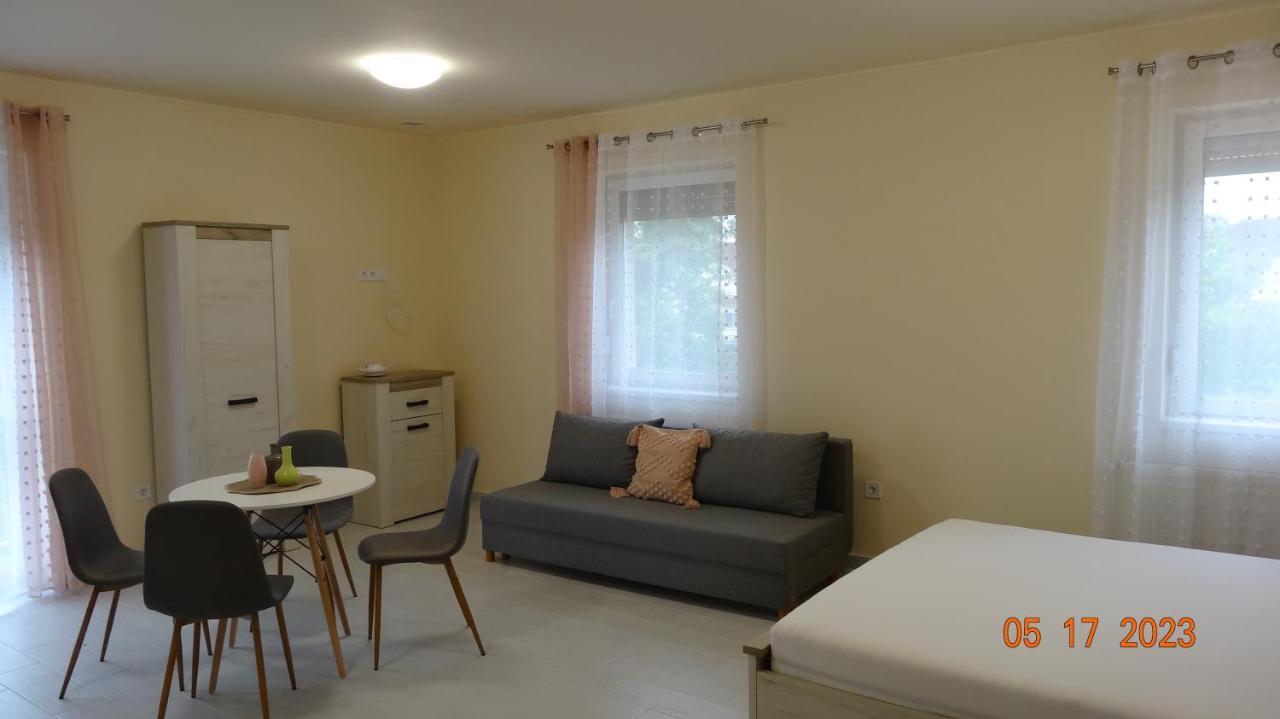 Gardencity Apartmanhaz Ráb Exteriér fotografie