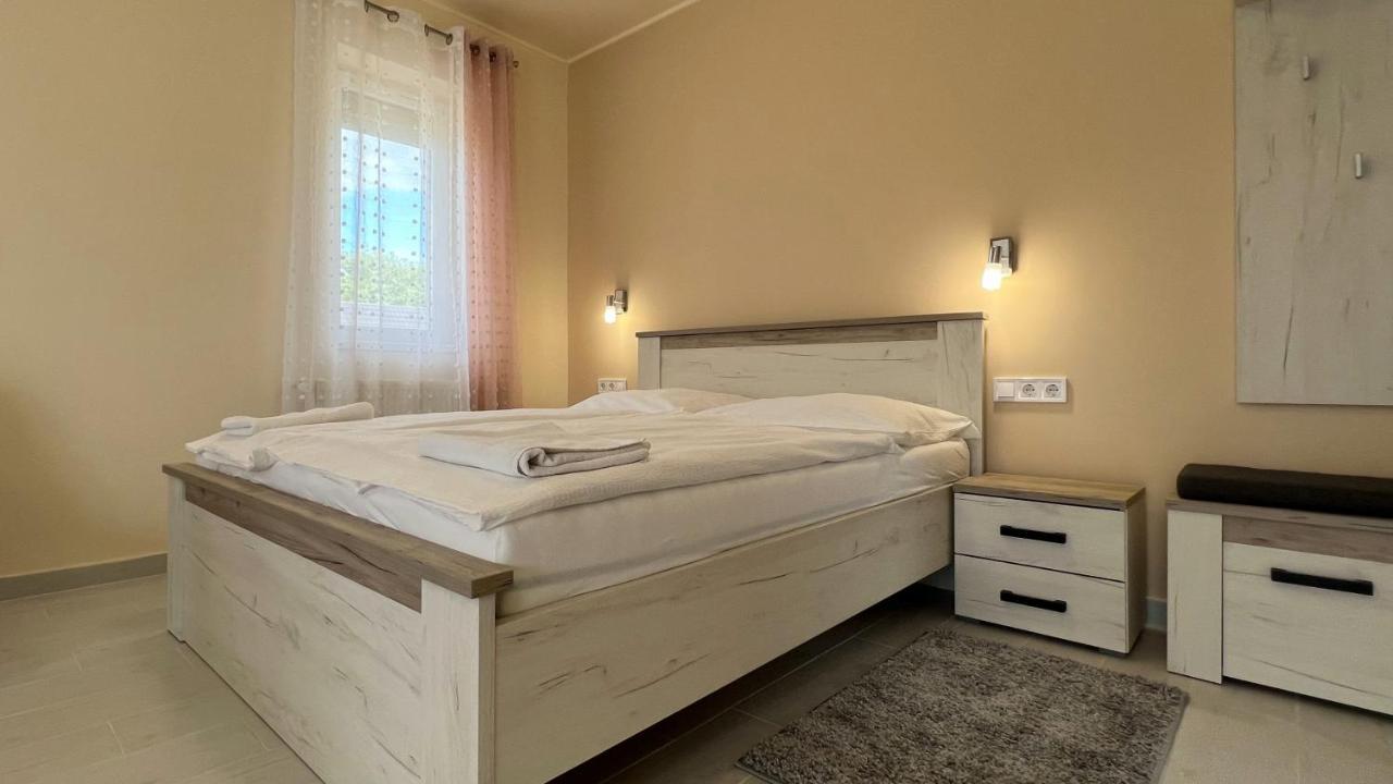 Gardencity Apartmanhaz Ráb Exteriér fotografie