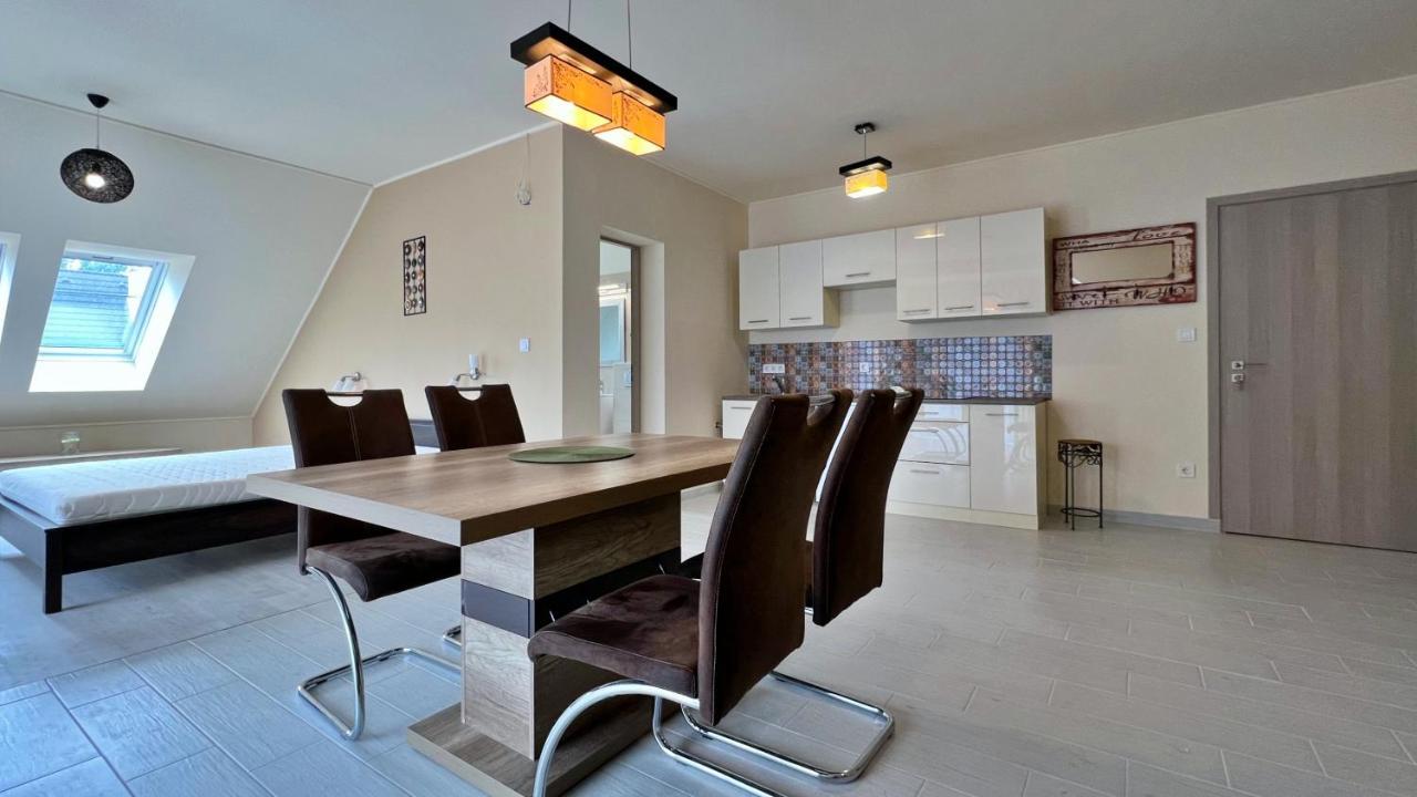 Gardencity Apartmanhaz Ráb Exteriér fotografie